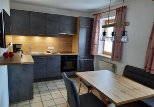 1) Drei-Raum-Ferienwohnung 52qm, bis zu 5 Personen, Dusche/WC, 2 Extra-Schlafzimmer, Küche, Balkon
