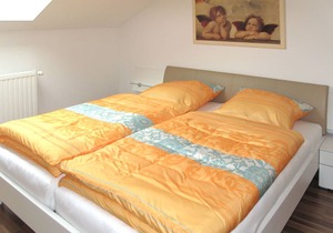 100 m² Apartment ∙ 1 bedroom ∙ 8 guests
