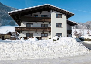 200 m² Apartment ∙ 6 bedrooms ∙ 16 guests