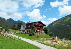 241 m² Apartment ∙ 6 bedrooms ∙ 23 guests