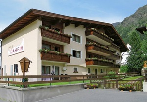 322 m² Apartment ∙ 10 bedrooms ∙ 25 guests