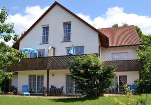 4 Sterne Ferienwohnung mit Sonnenterrasse und Reitmoeglichkeit