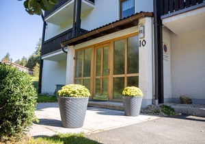 45qm-große Ferienwohnung im 1. Stock mit Blick zum Wald