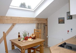 6. Fewo Chiemsee, 43 qm, 2-3 Pers., 1 Schlafzimmer, 1 Wohn-Schlafraum, Ostbalkon 2.OG