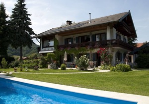6. Fewo Chiemsee, 43 qm, 2-3 Pers., 1 Schlafzimmer, 1 Wohn-Schlafraum, Ostbalkon 2.OG