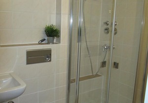 Apartment, 2 rooms, south-facing balcony, in a quiet location with indoor pool and sauna