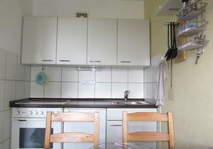 Apartment, 2 rooms, south-facing balcony, in a quiet location with indoor pool and sauna