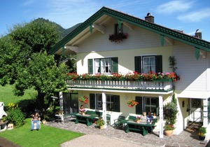 Apartment Rauschberg 48sqm, balcony, kitchen, 1 living room and 1 bedroom, WLAN, 3 persons