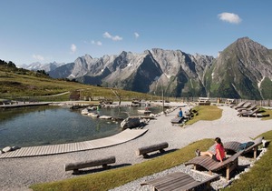 "App 2-4 Persons" in the Apartment House Alpenjuwel near several Ski Resorts