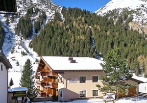 Beautiful apartment for 8 people with WIFI, TV, terrace, pets allowed and parking