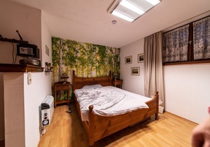 Bright apartment, cottage-style, for families and late sleepers
