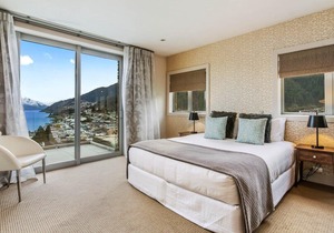 Catalina's Penthouse 6 | Spacious | Central Apartment