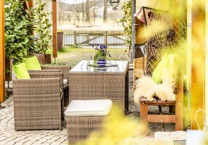 Cozy vacation apartment "Morgenrot" (50 sqm) with sunbathing lawn for exclusive use.