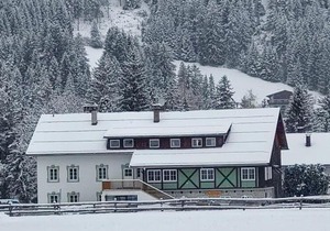 De Nussi's Chalet 1