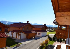 Detached vacation home with fireplace, balcony and garden in the Via Claudia vacation village