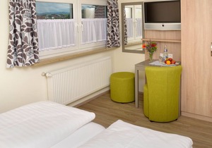 Doppelzimmer Klein 14qm mit WC und Dusche