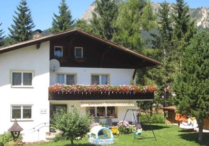 Double room GAIßHORN without balcony - Pension Tannheim - Family Kleiner and
