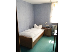 Einzelzimmer einfach im Haupthaus