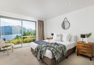 Executive Living in Bluewater