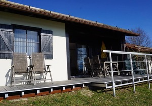 Experience unforgettable moments in the Hochbergle vacation village by the lake!