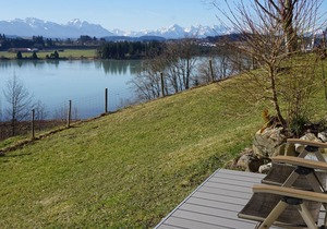 Experience unforgettable moments in the Hochbergle vacation village by the lake!