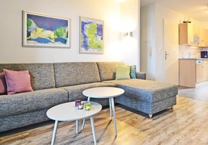 Fantastic holiday apartment 50 m from the pier in Koserow, with WLAN and balcony - holiday complex