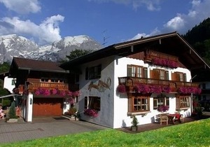 Ferienwohnung Nr. 4, mit Balkon und Bergblick, 48 qm