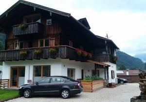 Ferienwohnung Ausblick*, 1-4 Personen, Dusche/WC + Badewanne, Balkon, TV, 2 Schlafzimmer, Dachgeschoss