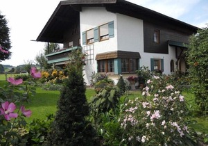Ferienwohnung 2 "Chiemseestern" für 1-3 Personen (65 qm, 1. Etage)