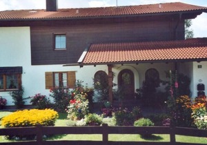 Ferienwohnung 2 "Chiemseestern" für 1-3 Personen (65 qm, 1. Etage)