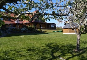 Ferienwohnung gelegen im kleinen Paradies umrahmt von Wiesen, Feldern und Wald
