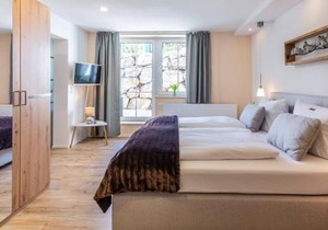 Ferienwohnung "Hirschbergsuite" - Mit Hotelfrühstück, Sauna, fast direkt am See