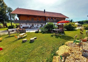 Ferienwohnung im Landhausstil mit Balkon