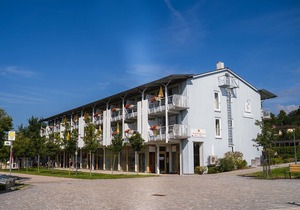 Ferienwohnung mit Balkon und Blick in den Garten