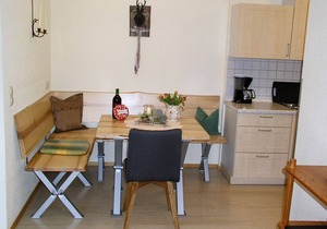FeWo (45m2) mit Balkon und WLAN - Garten mit Grillplatz!