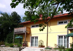 FeWo Chiemsee, 50 qm Obergeschoss, 1 separates Schlafzimmer