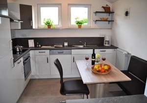 FeWo mit 2 Schlafzimmern, Wohnzimmer & Balkon mit Blick auf die Berge