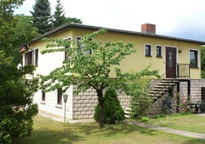 Flat in Göhren with barbecue and garden