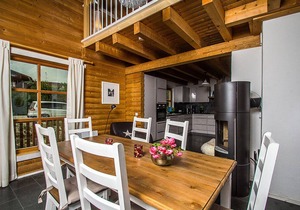 Gemütlich und edel ausgestattetes Chalet mit Balkon