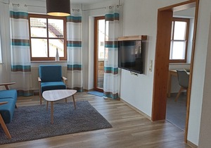 Gemütliche 50qm Ferienwohnung mit Balkon, kostenloses Parken und WLAN, Frühstücksbuffet, voll ausgestattete Küche