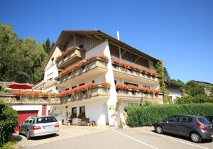 Große und helle FeWo im zweiten Stock mit großzügigem Balkon