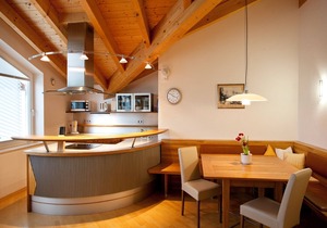 Hochkalter für 2-4 Pers., ca. 120 m², 2 Schlafzimmer, Wohnzimmer mit integr. Küche, Bad mit Dampfdusche u. Whirlp