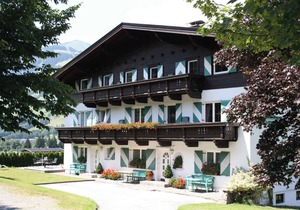 Holiday apartment With balcony and parking