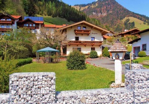 Holiday apartment with garden, trampoline and lovely views