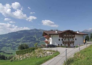 Holiday apartment in quiet surroundings in the region of the Zillertal mountains