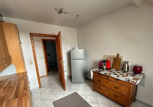 Holiday Apartment 'Wohnung 1' with Shared Garden and Wi-Fi