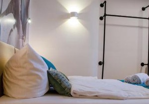 HOMELY STAY Studio 2 - Modern Self-Check-In room in Munich - 15 min from Oktoberfest