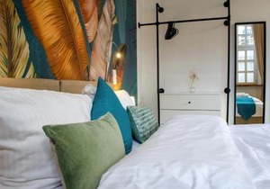 HOMELY STAY Studio 4 - Chic Self-Check-In Room for Short Stays - 15 min from Oktoberfest