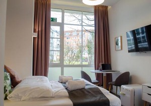 HOMELY STAY Studio 8 - Relaxed Self-Check-In room in Munich - 15 min from Oktoberfest