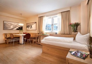 Hotel ∙ Hotel Apartments Neuhaus - INCL. LIFT PASS Apartment, sleeps 3 (approx. 46 m²), HB PLUS